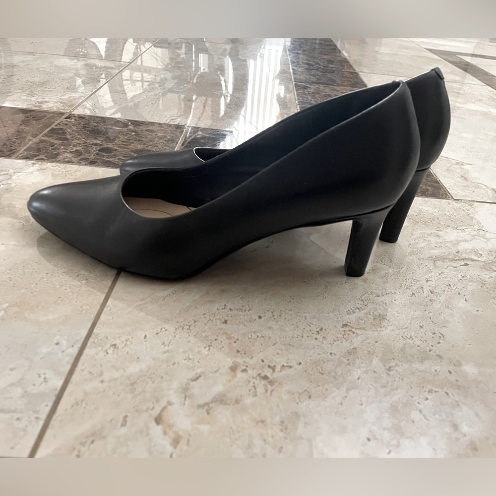 Clarks women’s heels (Calla Rose) in Good Condition